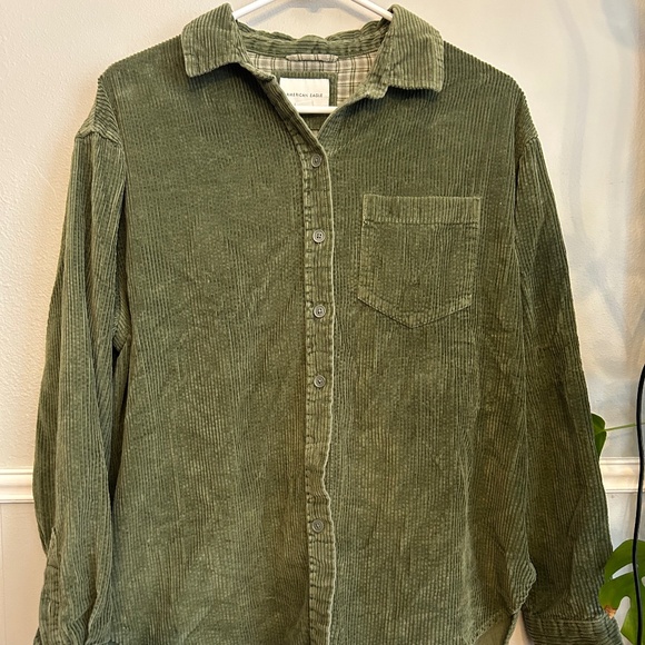 Women’s American Eagle corduroy button down - Picture 1 of 9